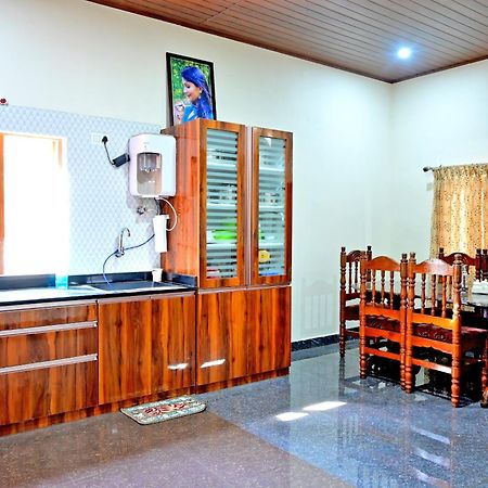 Hulihara Homestay - Full Villa, Coffee Estate & Balcony View Sakleshpur Bagian luar foto