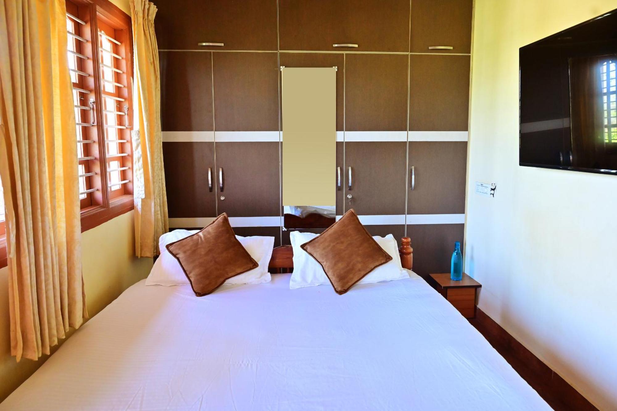 Hulihara Homestay - Full Villa, Coffee Estate & Balcony View Sakleshpur Bagian luar foto