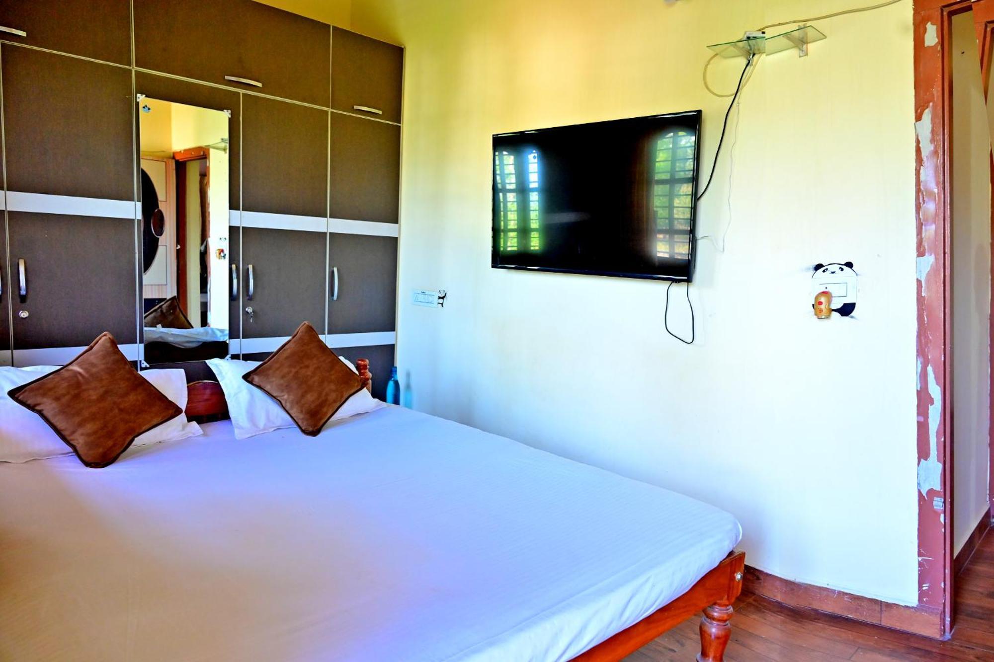Hulihara Homestay - Full Villa, Coffee Estate & Balcony View Sakleshpur Bagian luar foto