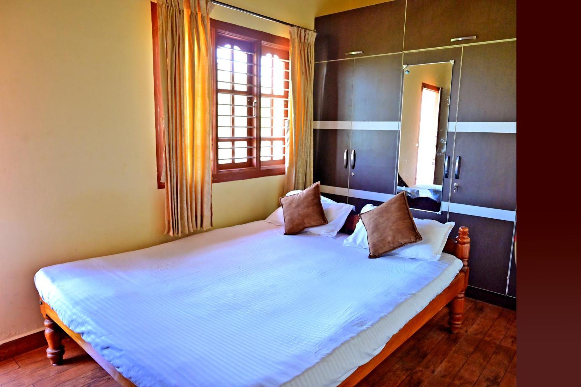 Hulihara Homestay - Full Villa, Coffee Estate & Balcony View Sakleshpur Bagian luar foto