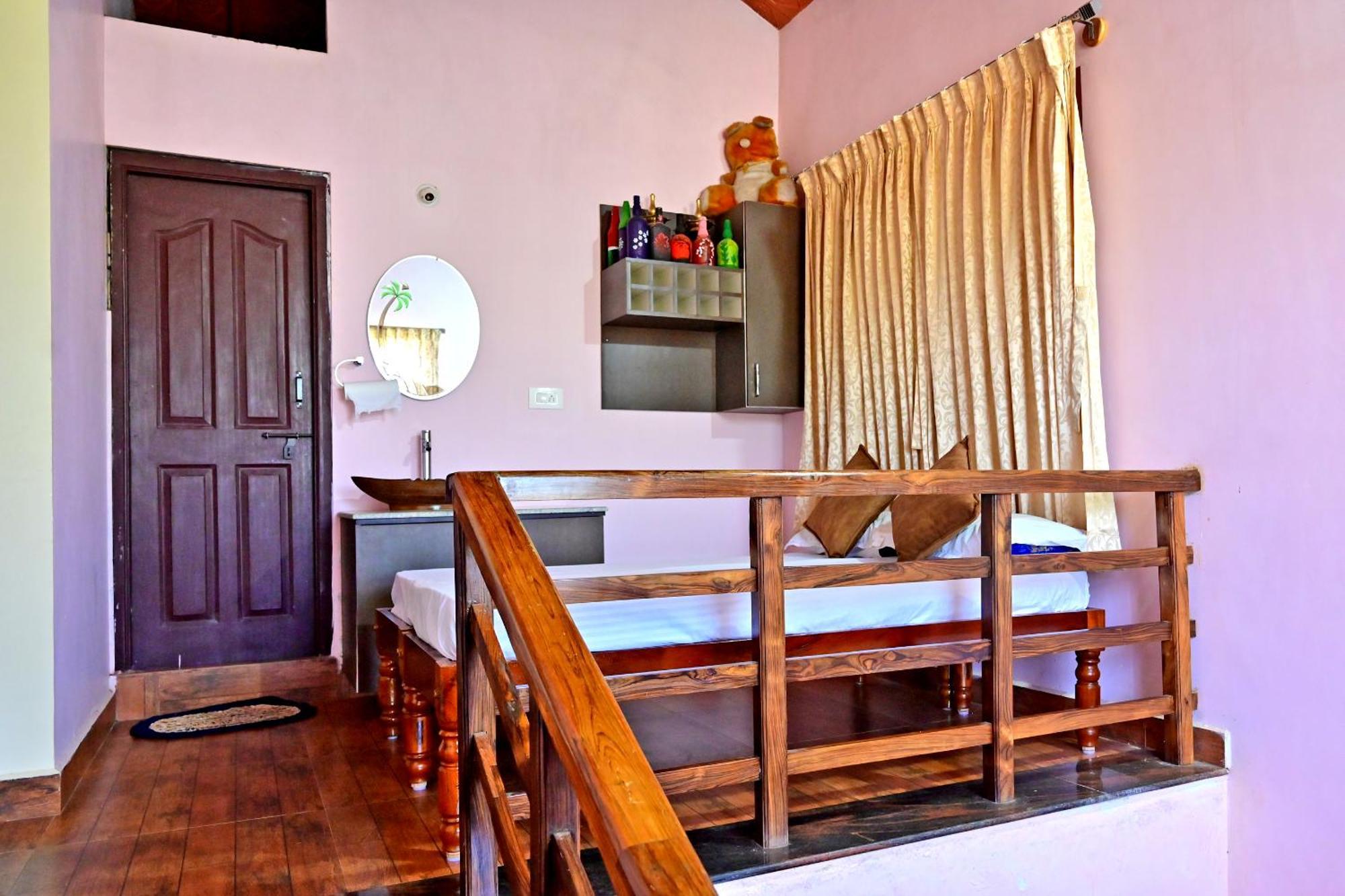 Hulihara Homestay - Full Villa, Coffee Estate & Balcony View Sakleshpur Bagian luar foto