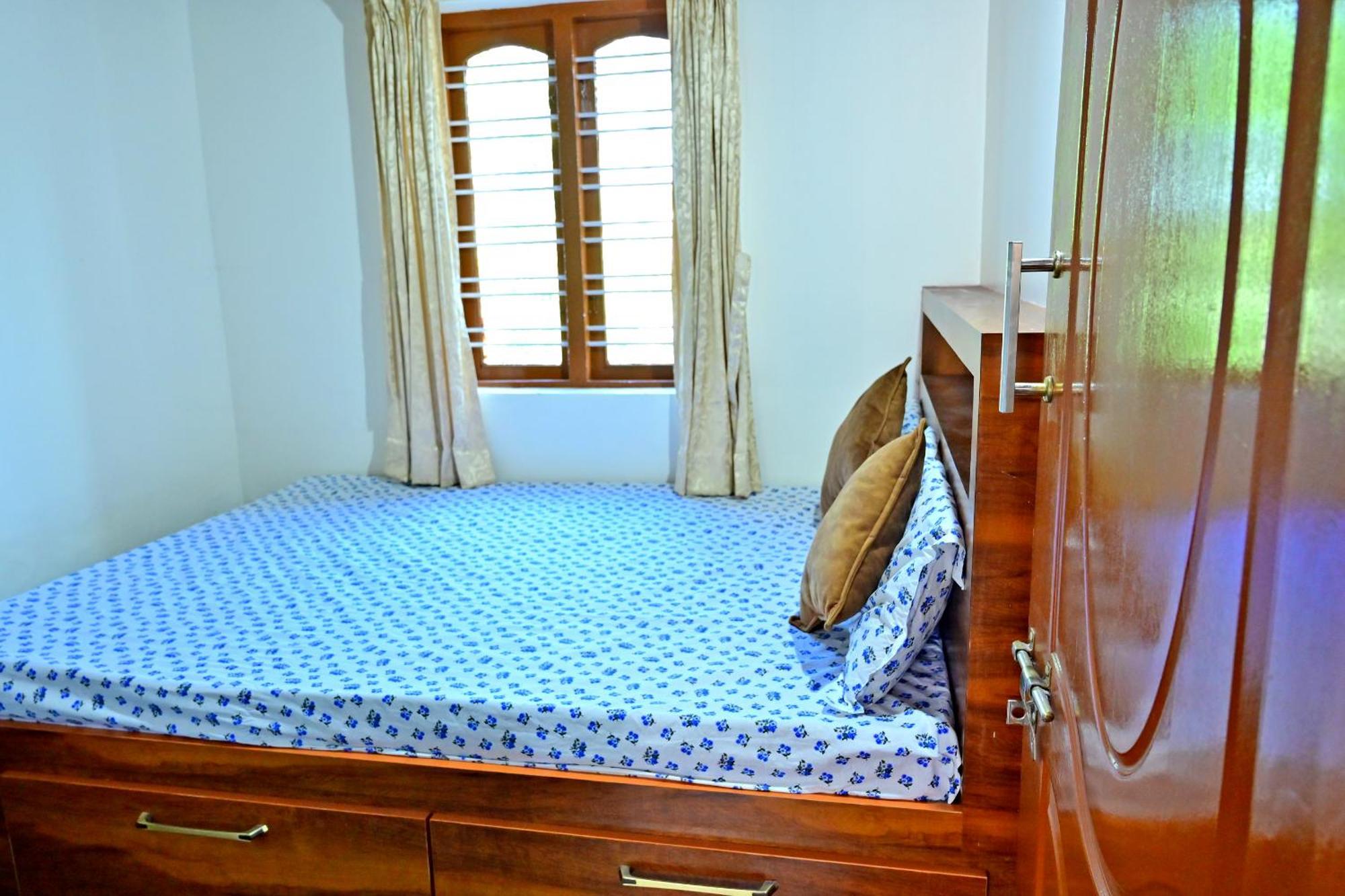 Hulihara Homestay - Full Villa, Coffee Estate & Balcony View Sakleshpur Bagian luar foto